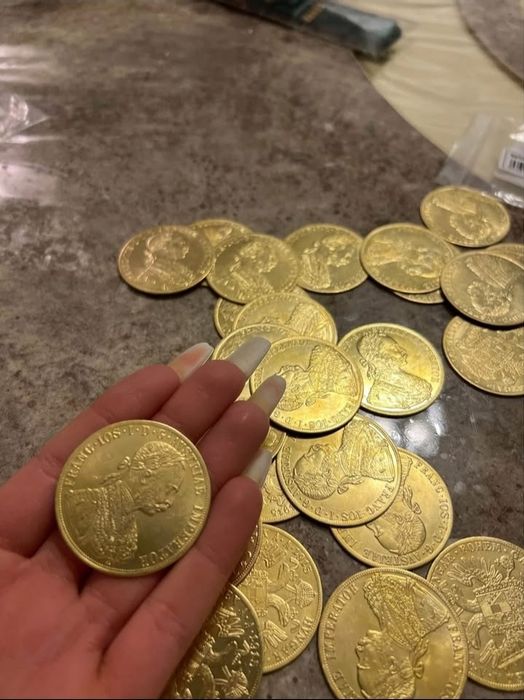 Vând monede placate cu aur de 24k  1/1 cu cele originale