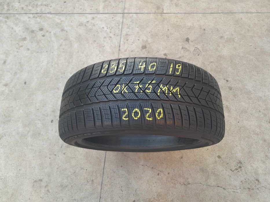 Anvelopa de iarna 235 40 19 pirelli sottozero 3 profil 7,5 mm 2020