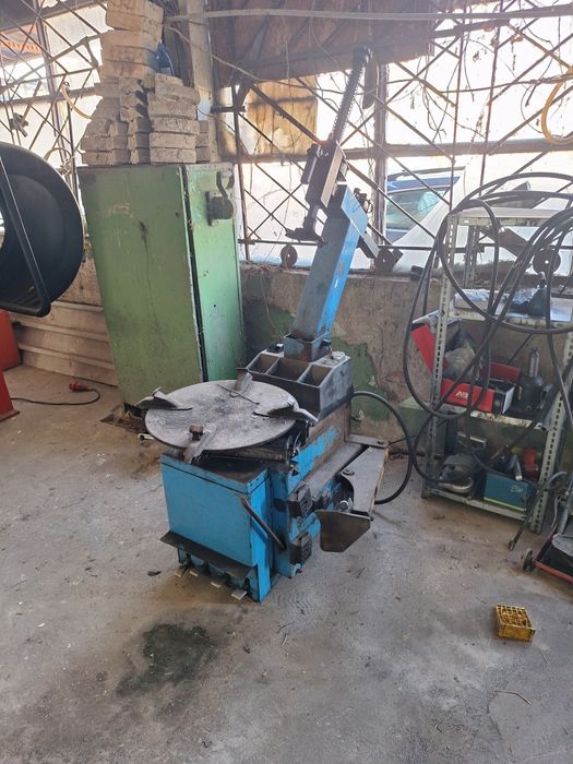 Машини за монтаж и баланс на гуми