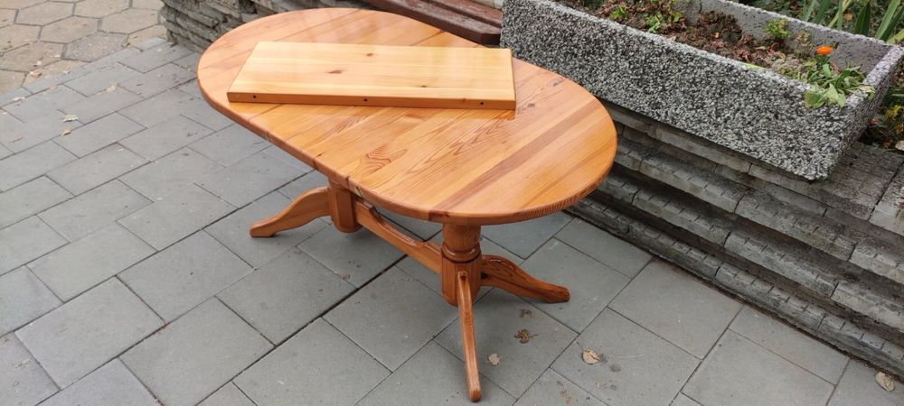Маса от масивно дърво