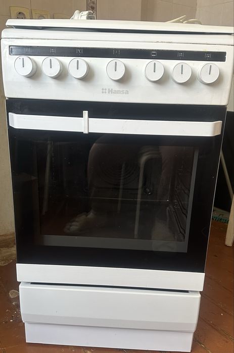 Срочно, в связи с переездом, продаю совмещенную плиту Hansa.