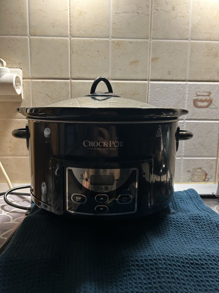 Slow Cooker 4.7L Digital Crock-Pot