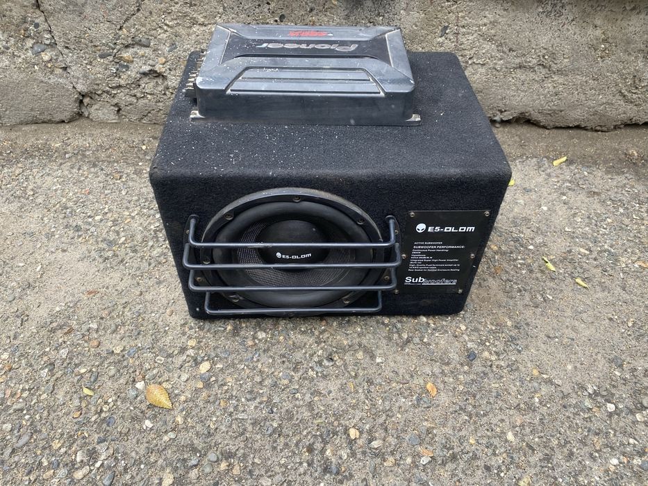 Сабвуфер мощный в хорошем состоянии