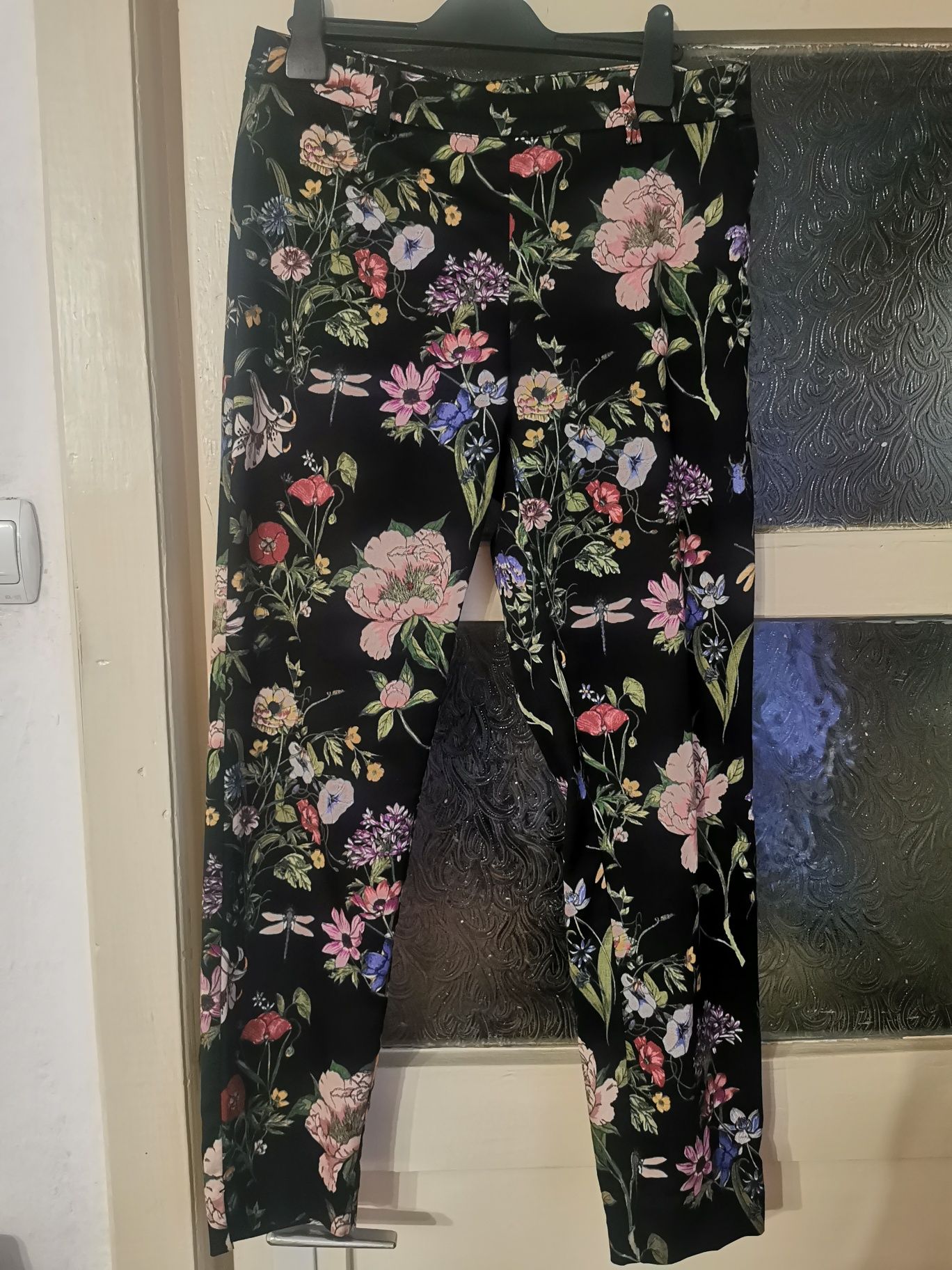 Vând   pantalon.