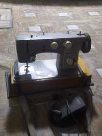 Швейная машинка "Чайка" 142М