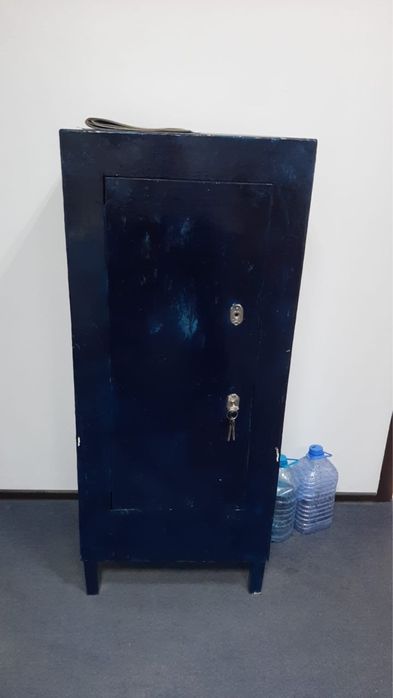 Сейф металлический