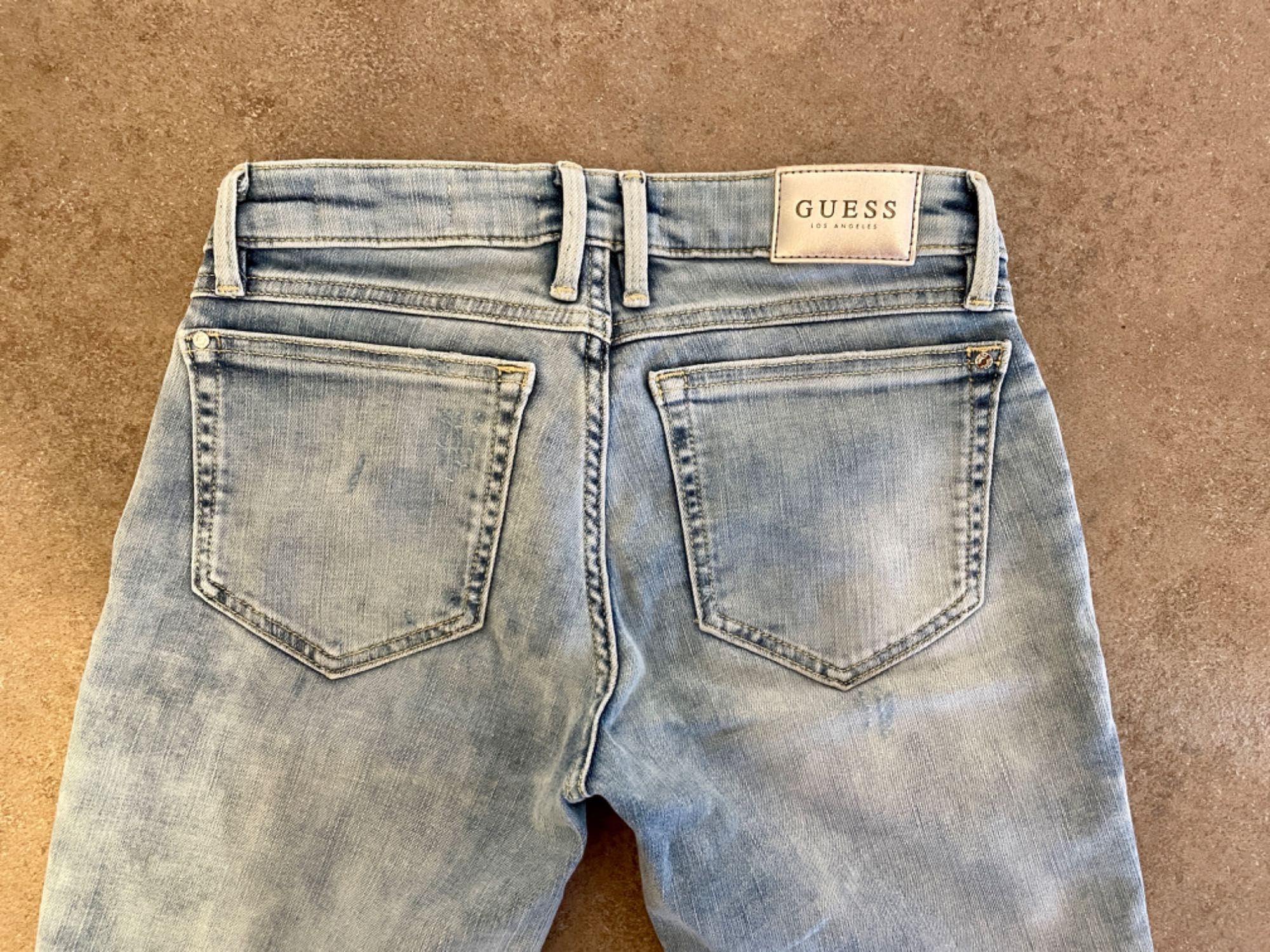 Оригинални дънки Guess 26 номер