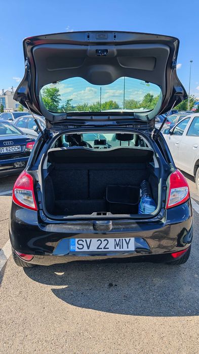 Vand Renault Clio 3, benzina 1.2, 101CP, 2009