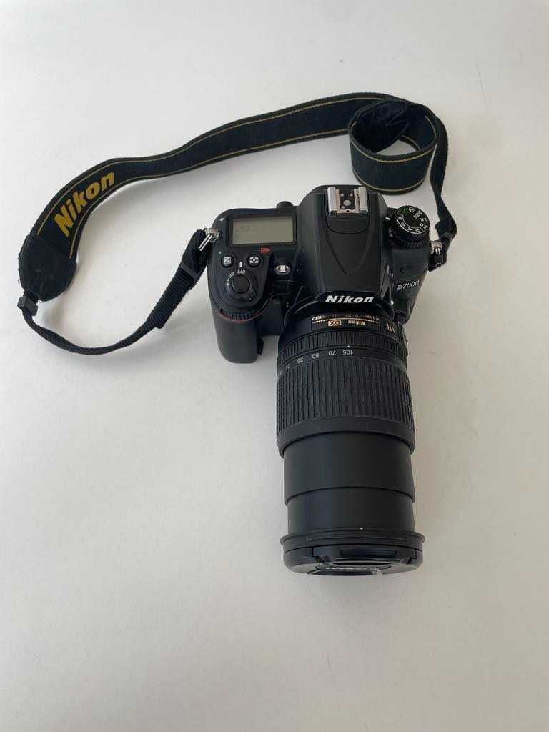 Фотоапарат Nikon D7000 + Обектив Nikon 18-105mm