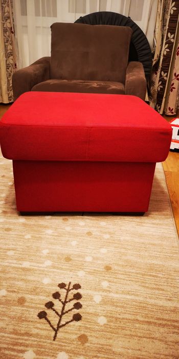 Taburet rosu in stare buna
