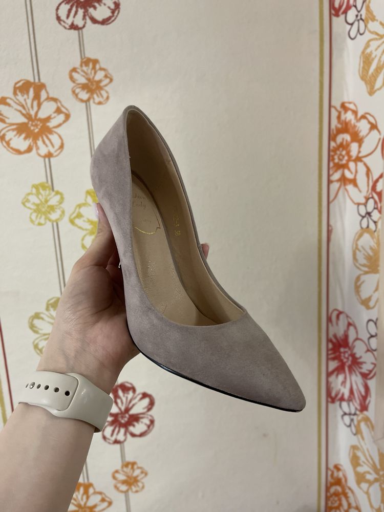 Продам туфли 39 р