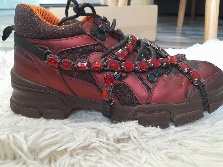 Дамски маратонки с камъчета