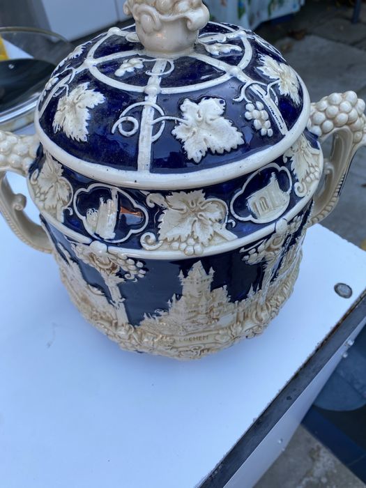 Bol de ceramica cu capac