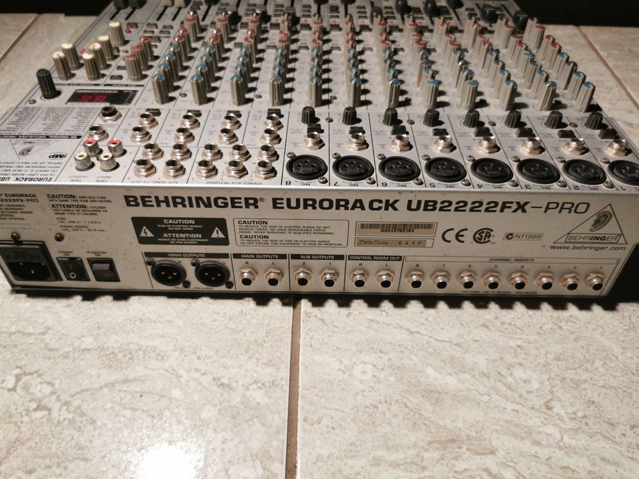 Mixer pasiv BEHRINGER Eurorak UB 2222 FX - PRO