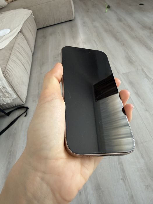 Iphone 16 pro Desert Titanium