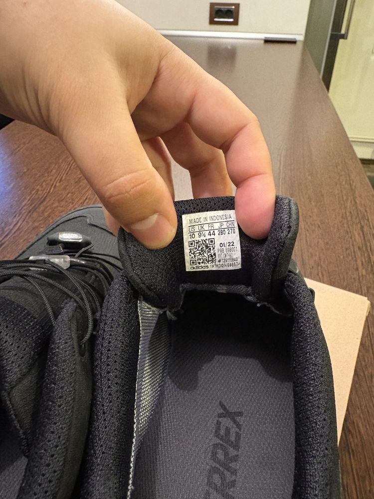 Vând Adidas Terrex