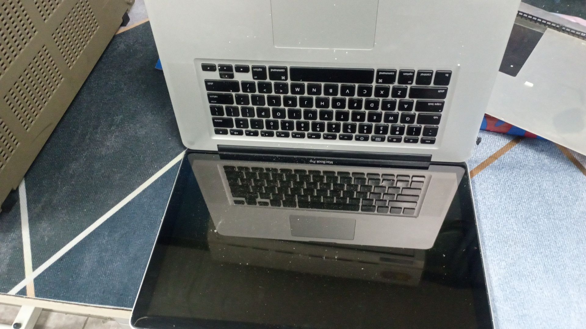 Продам на запчасти macbook a1286 все рабочее