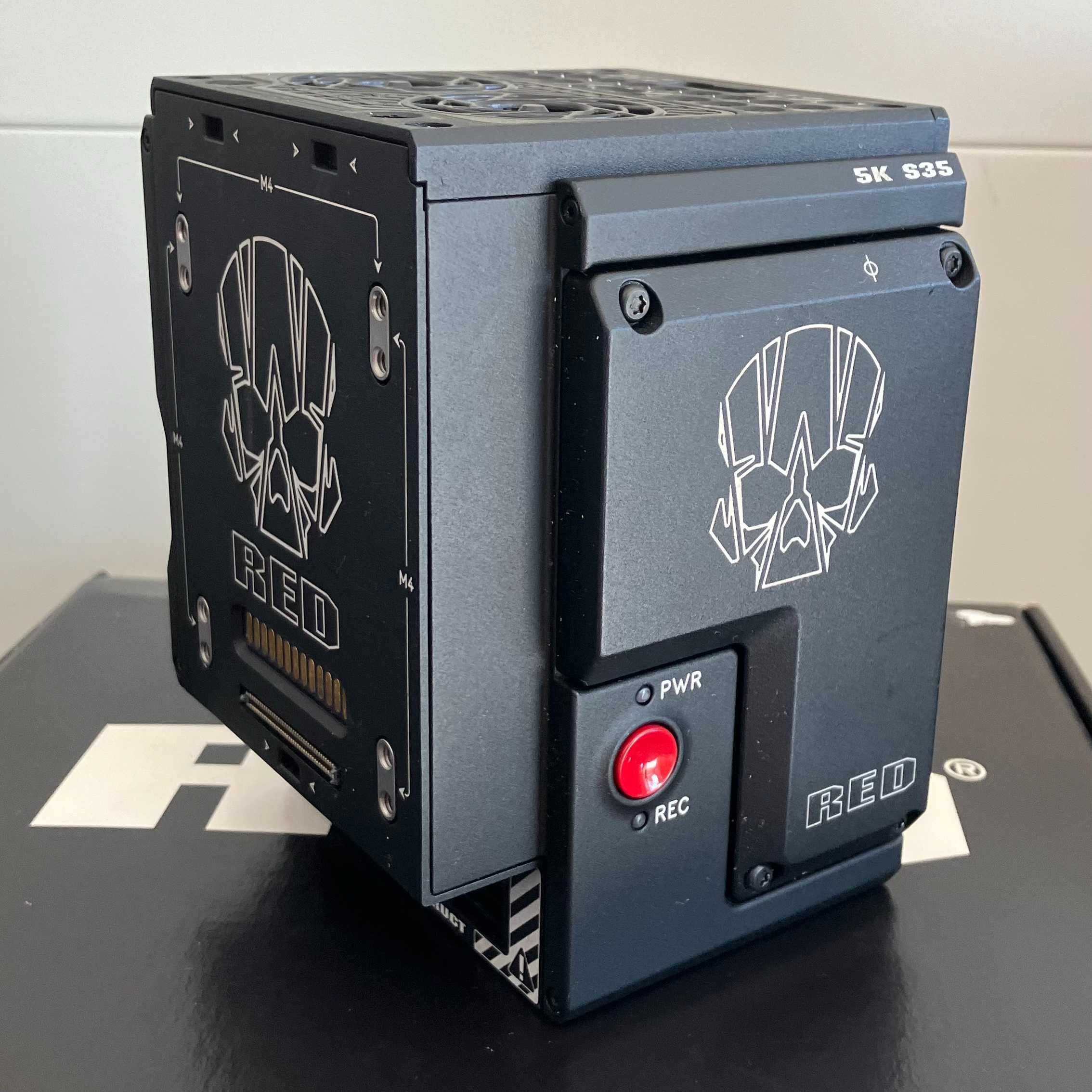 Кинематографска камера RED DigitalCinemaDSMC2 със сензор GEMINI 5K S35