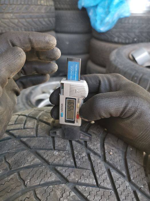 Зимни гуми 265/65/17 Bridgestone Blizak lm 005 dot 3320