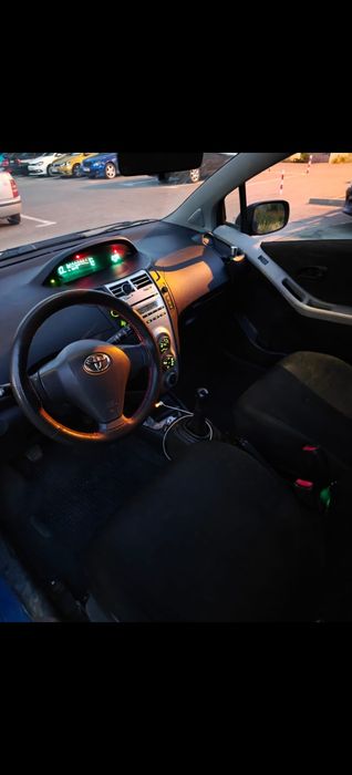 Vând Toyota Yaris 2008 1.0 benzină