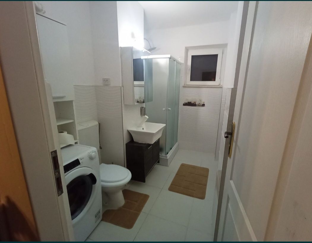 Inchiriez Apartament