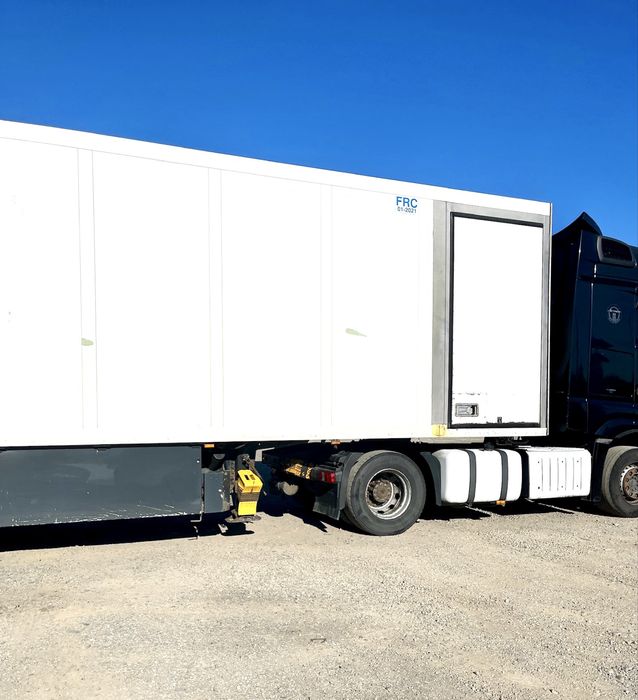 Semiremorca   Frigorifica Krone 2009  si SCHMITZ frigirifica 2008