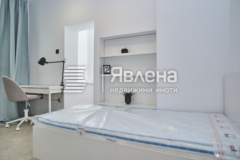 Продава се Тристаен апартамент в София, Център - 85 кв.м за 3918 €/кв.м - Снимка #6