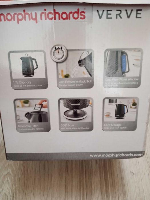 Vând fierbător nou nouț Morphy Richards