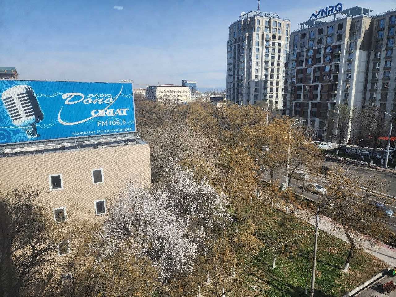 м.Ойбек массив Айбек школа 60 2-комн 6/9 60 м² мебель чистая