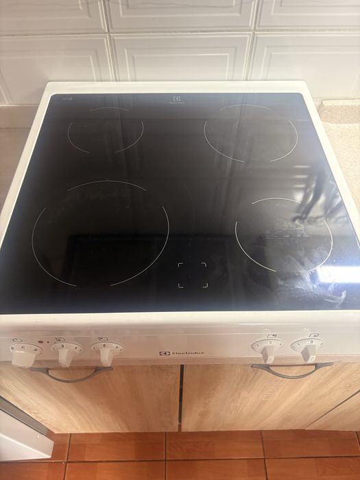 Plita electrica vand urgent