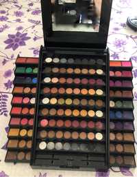 Vând trusă make-up + produse make-up