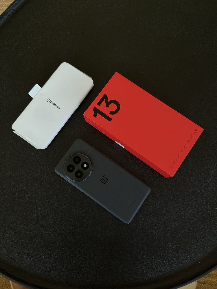 КАТО ЧИСТО НОВ OnePlus 13 5G 256GB  Black Eclipse + гаранция