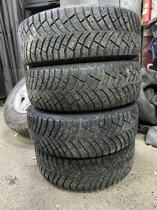 R15 195/65 Michelin  шипованные шины