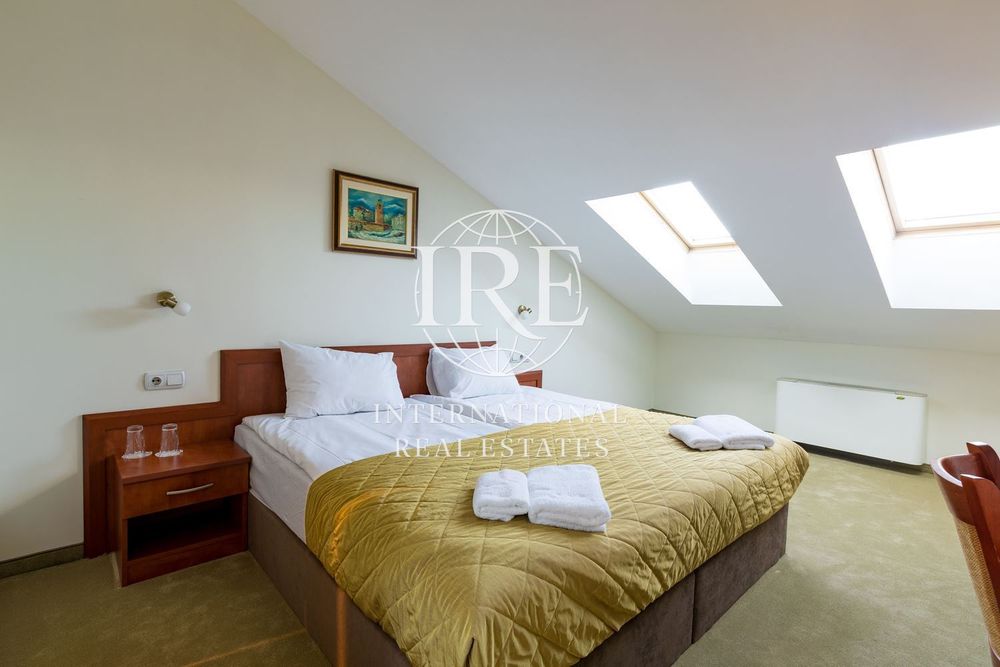 Хотел в Благоевград, област-гр.Банско площ 5300 цена 1 890 000