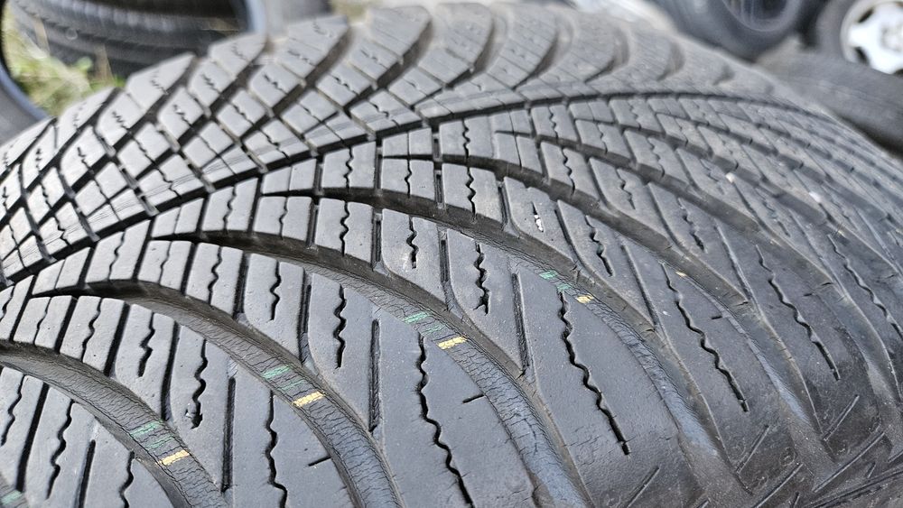 2бр гуми 215 55 17 гуд йър