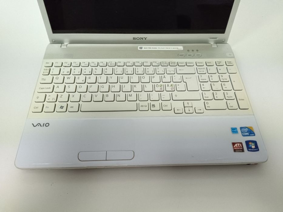 Laptop ieftin Sony – i3 , 4 GB RAM, SSD 128 GB , Radeon , Windows 10