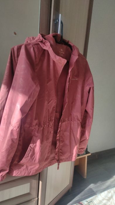 Продам женскую куртку