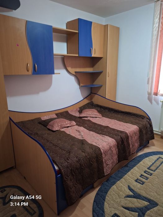 Apartament 3camere de inchiriat/ Dr. Marinescu