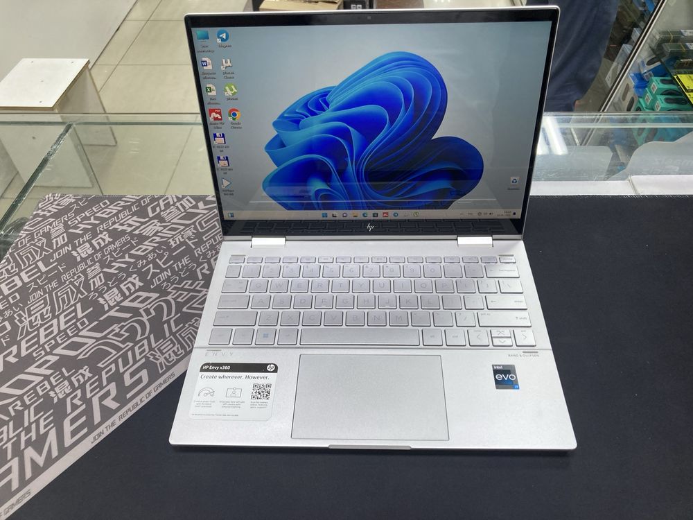 Hp ENVY x360 i7-1250U 8/512