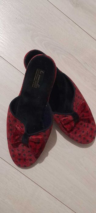 Papuci de casa stil saboti din catifea