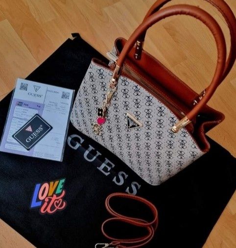 Geanta Guess material textil, insertii piele maro cognak, saculet, eti