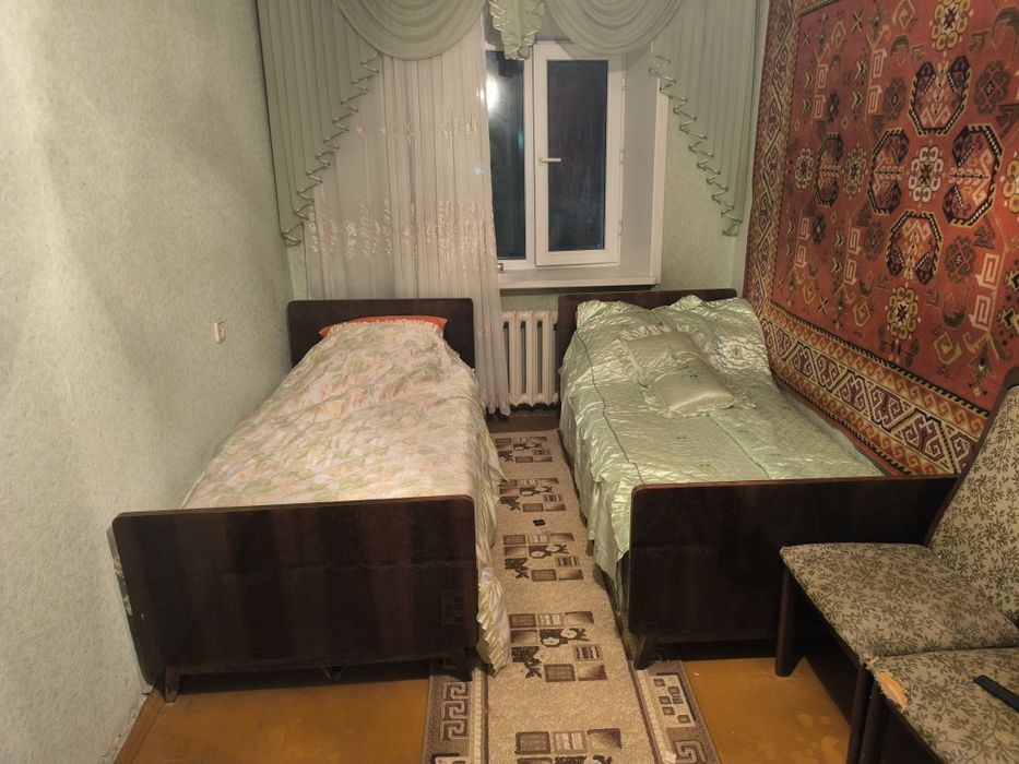 Отдам даром, бесплатно 2 кровати и шкаф стенка