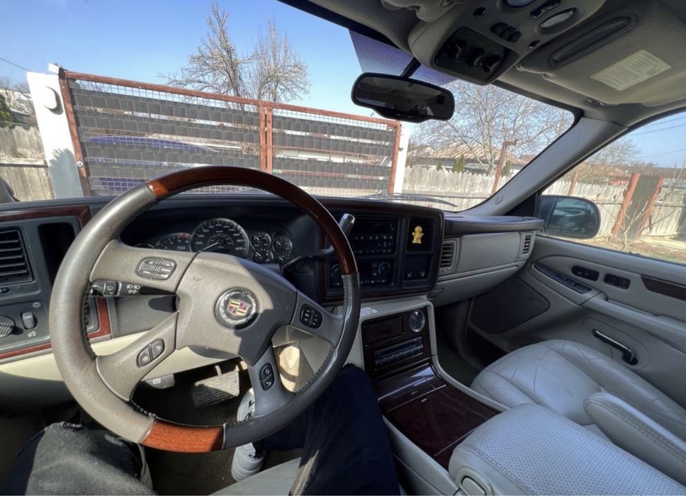 Cadillac Escalade FULL 6.0 V8 Long Urgent!!!