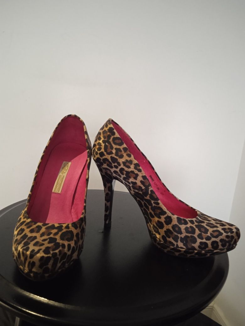 Pantofi animal print marime 37