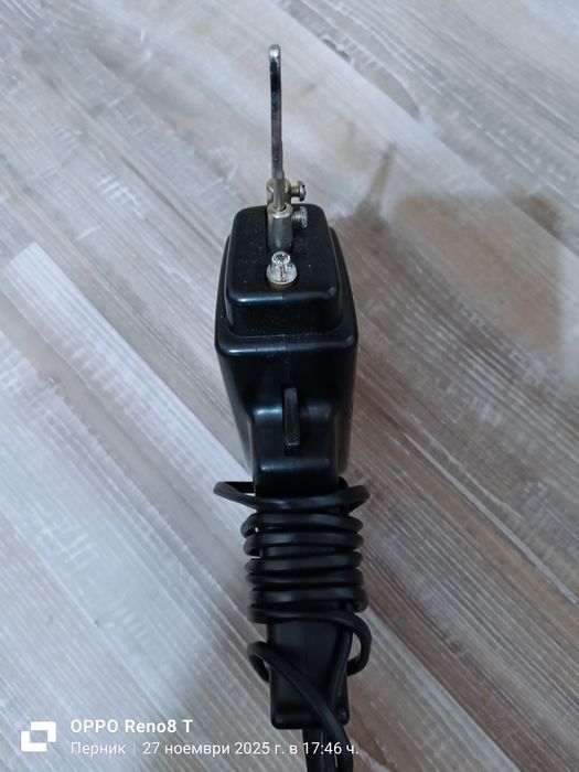 Продавам поялник