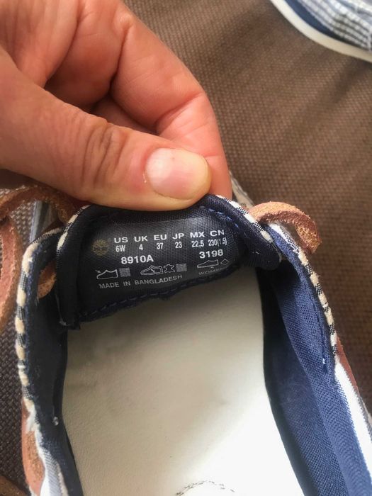 Продавам дамски обувки Timberland