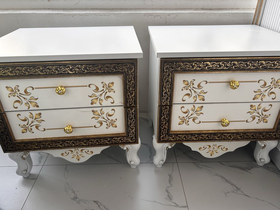 Тумбочки по 5000 тг, одна слегка сломана, фото видно, цена фикс срочно