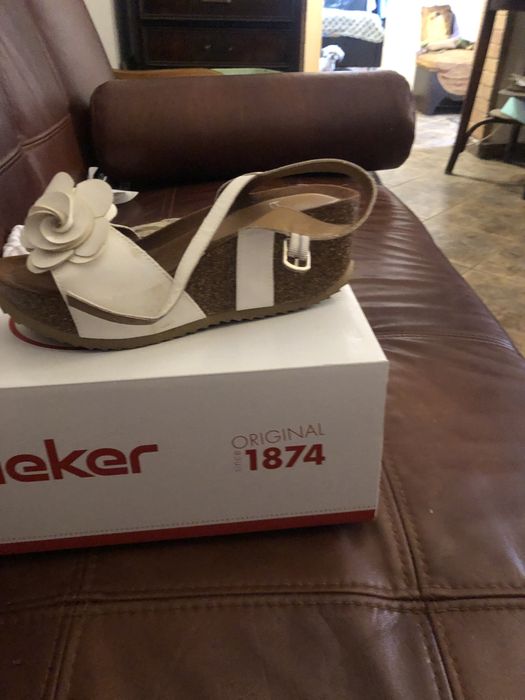 Sandale noi  cu platforma