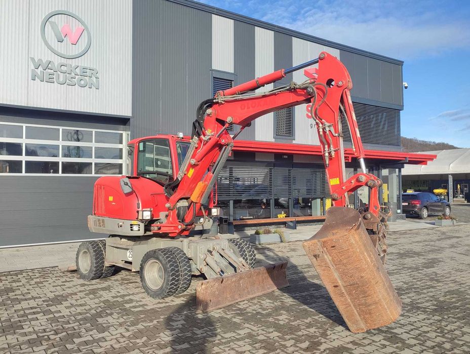 Excavator pe roti Wacker Neuson EW65 cu Powertilt