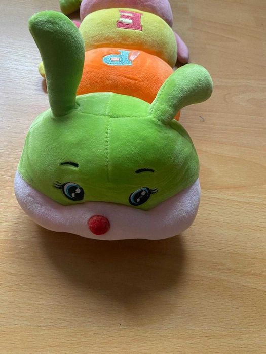 Plusuri diferite modele si culori